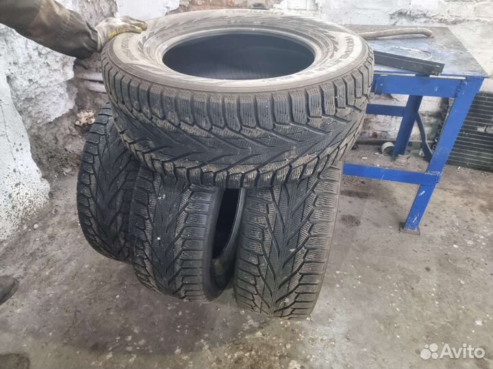 Nokian Tyres Hakkapeliitta R2 SUV 285/60 R18 116R