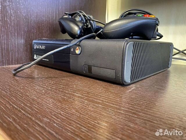 Игровая приставка xbox 360е