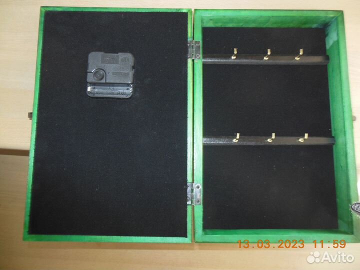 Ключница с часами настенная