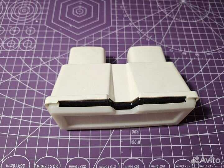 Картонные рамки для диапозитивов и проектор