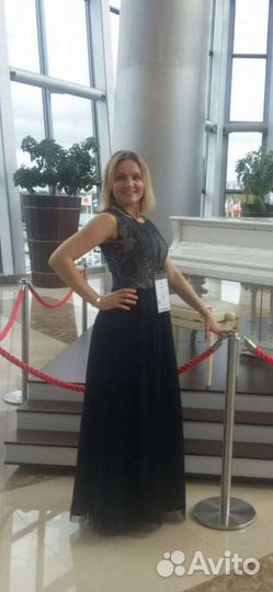 Платье вечернее шикарное фирменное