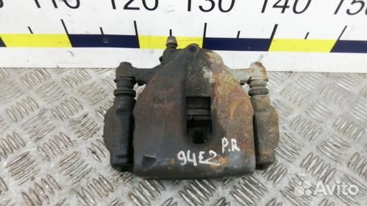 Суппорт тормозной передний правый toyota auris E15