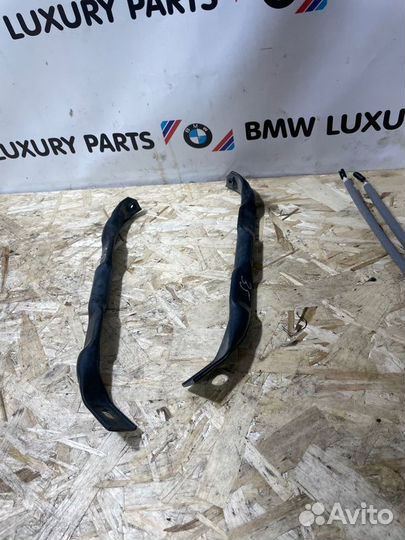 Растяжка кронштейн распорка усилителя бампера Bmw