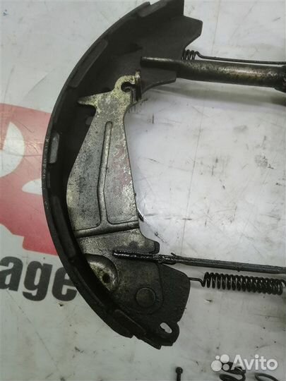 Механизм стояночного тормоза Hyundai Starex A1