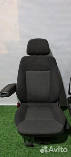 Сиденье переднее правое Opel Astra H Z16XEP