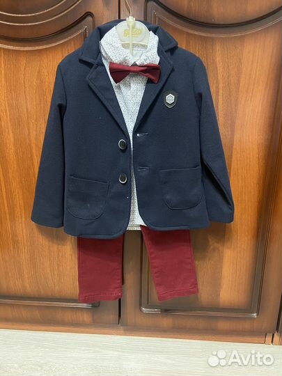 Костюм на мальчика 3-4 года