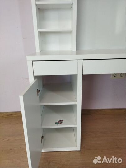 Микке IKEA Письменный стол с магнитной подставкой