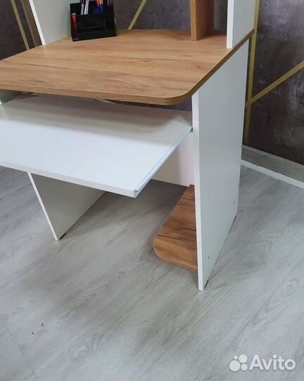 Компьютерный стол «Грета -1»