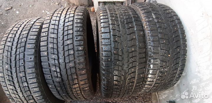 Dunlop SP Winter Ice 01 215/55 R16 97T