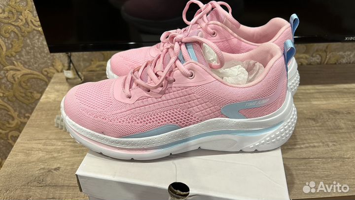 Кроссовки женские 40 размер