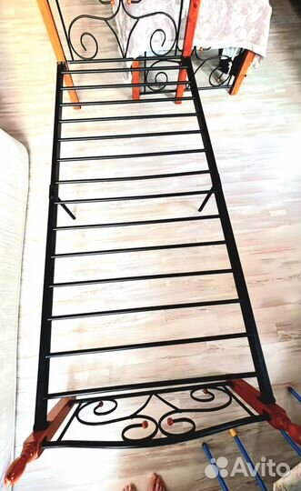 Кровать односпальная с матрасом бу/90/210 см