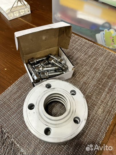 Продам проставки 5*112