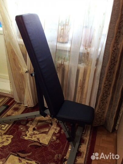 Скамья для жима гантелей и штанги