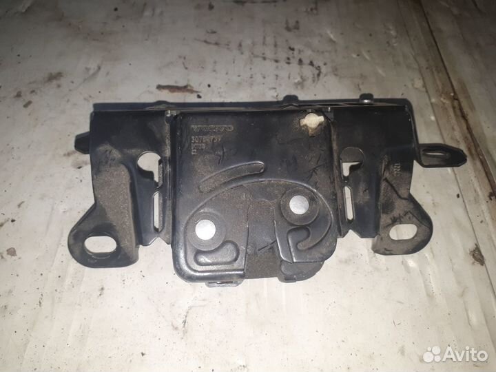 Замок багажника Volvo C30