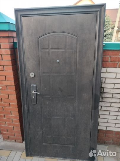 Входная стальная дверь и межкомнатные