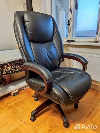 Кожаное кресло руководителя Chairman 408