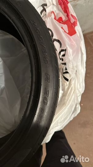 Pirelli P Zero 255/35 R20