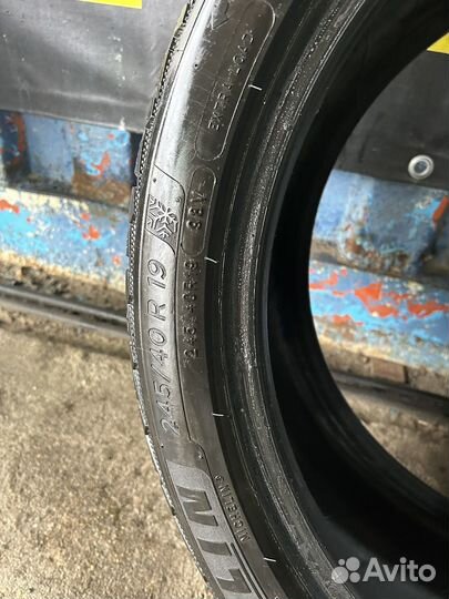 Michelin Alpin 5 245/40 R19 и 275/35 R19 100V