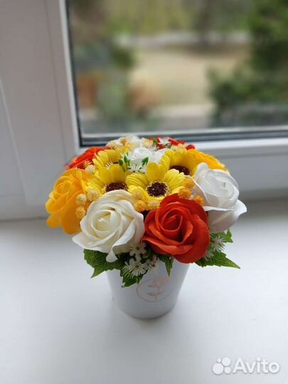 Композиция из мыльных роз