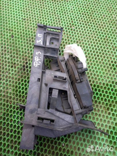 Замок двери задний правый Ford Focus 3