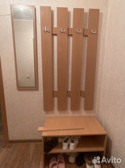 Вешалка в прихожую с обувницей