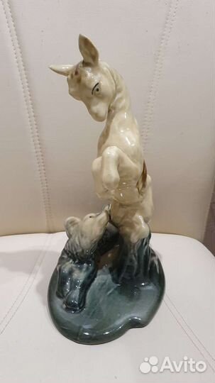 Статуэтка фарфор