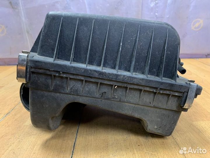 Корпус воздушного фильтра Opel Zafira A Z18XE