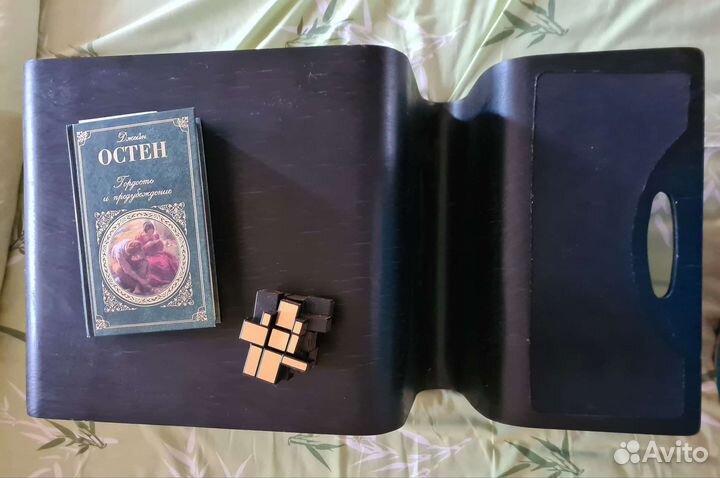 Столик в кровать