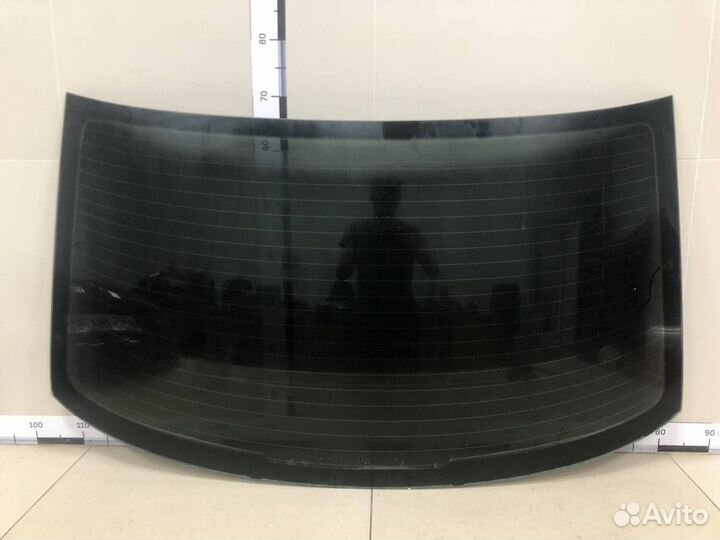 Стекло заднее Volkswagen Jetta 1K 2006-2011