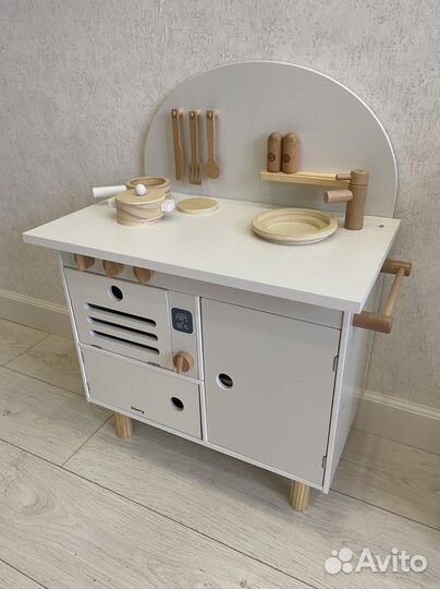 Детская деревянная кухня