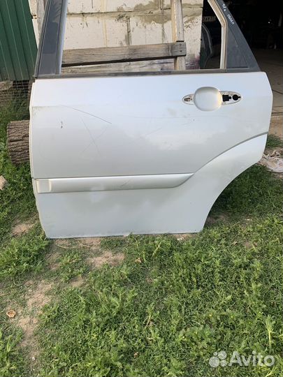 Дверь на ford focus 1