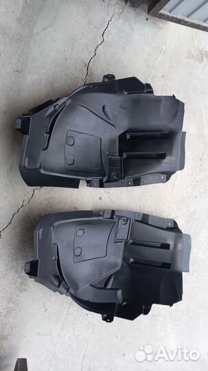 Подкрыльники Mercedes 166