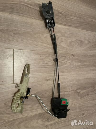 Замок двери Hyundai Solaris