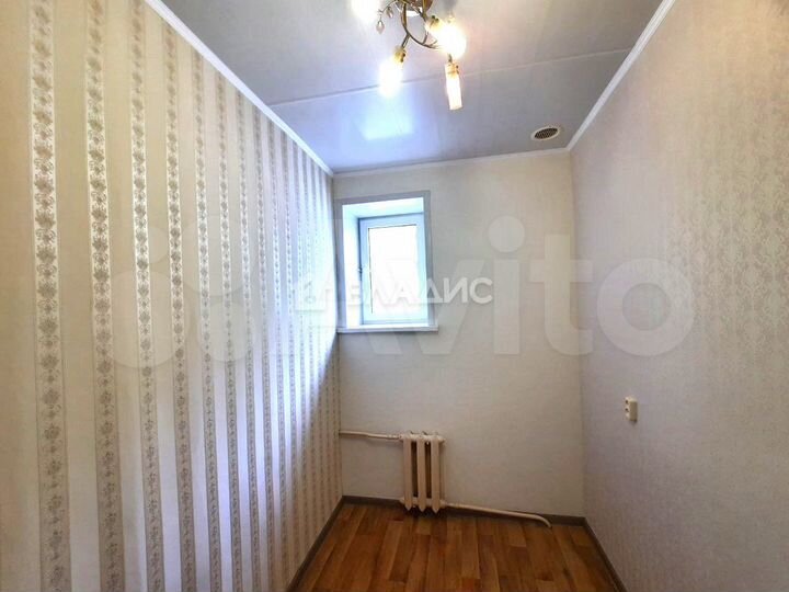 Комната 6 м² в 6-к., 3/3 эт.