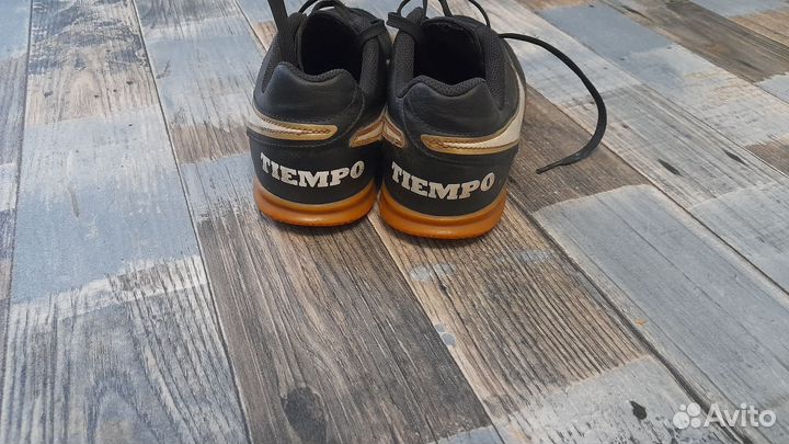 Футзалки nike tempo