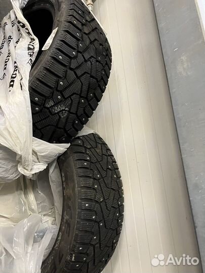 Pirelli Winter Ice Storm 245/45 R19 99Y