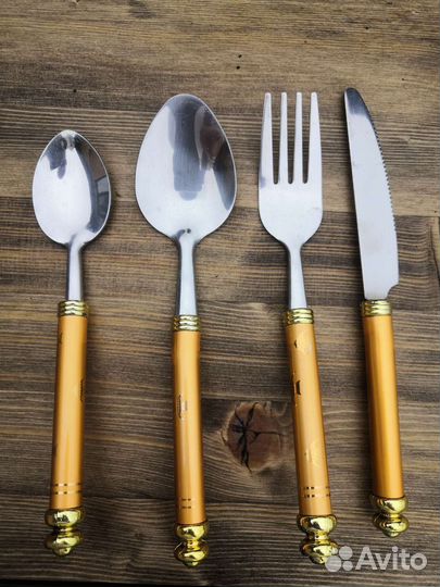 Набор столовых приборов
