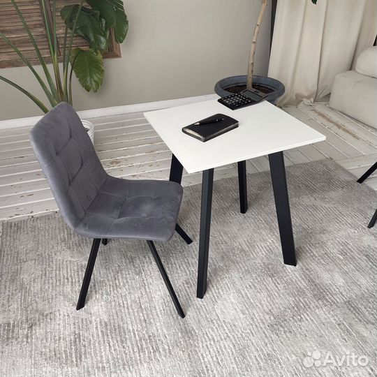 Письменный стол Ник 60*60 см. Черные ножки