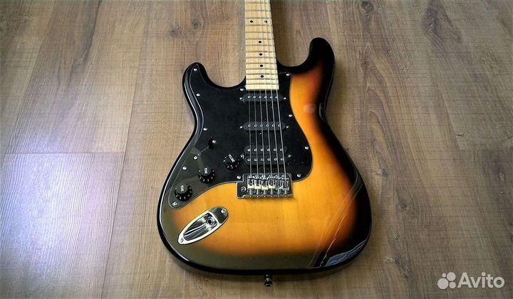 Fender Stratocaster Custom 50's HSS Леворукая