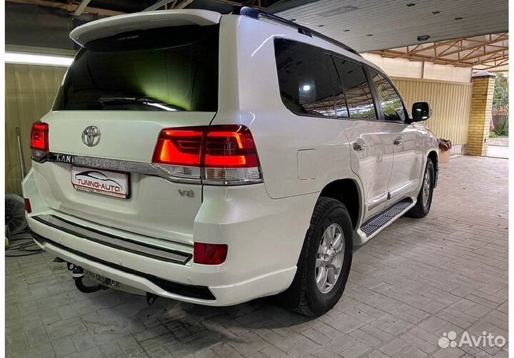 Обвес Toyota Land Cruiser 200 Executive