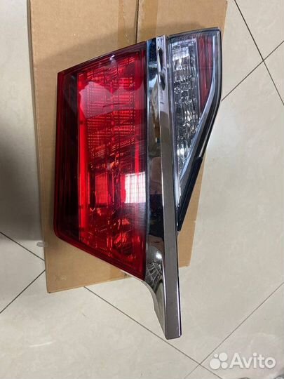 Фонарь задний левый Toyota Camry V55