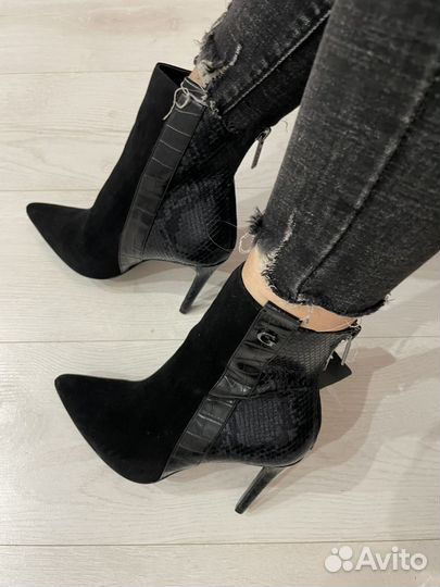 Ботильоны Guess. Оригинал