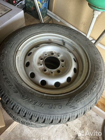 Goodyear UltraGrip 500 205/70 R15