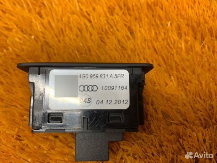 Кнопка открывания багажника Audi Q5 8R ctva 2013