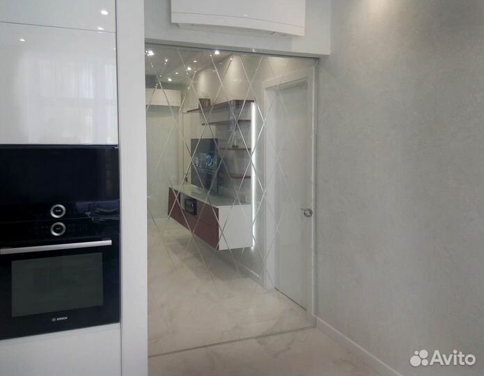 Распашные межкомнатные двери стекло