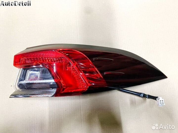 Фонарь задний правый Toyota Corolla E210