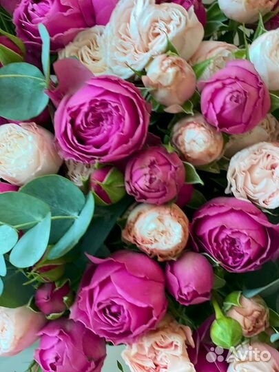 Букет с кустовыми розами