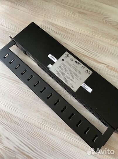 Распределитель питания APC AP7821