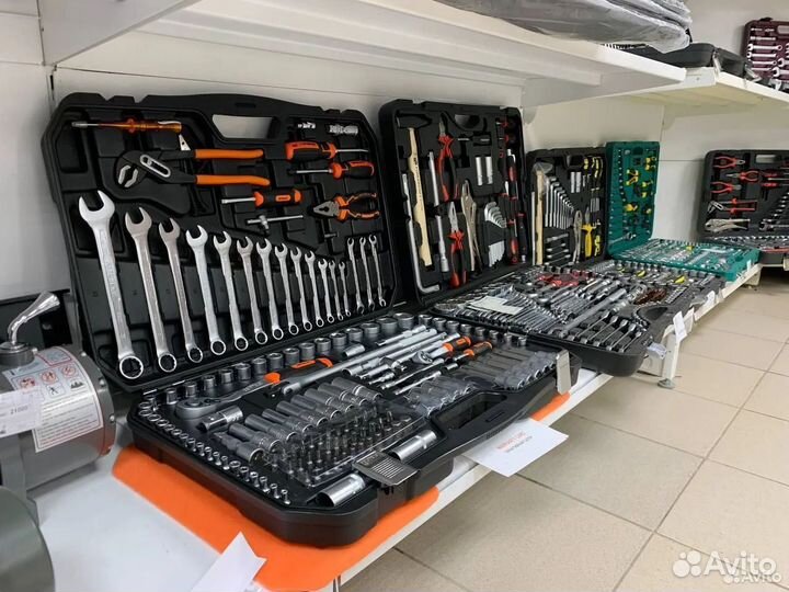 Набор инструментов, ключей для автомобиля гарантия