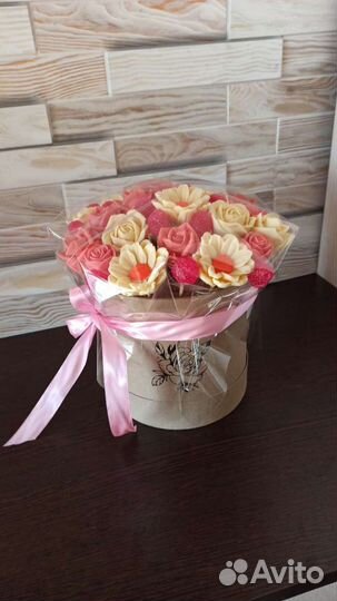 Подарок на День влюблённых. Шоколадные розы